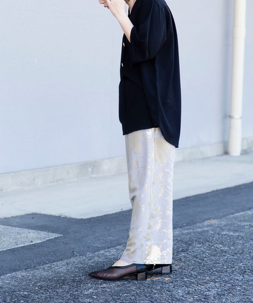 OSMOSIS(オズモーシス)の「【WEB限定アイテム】バックタックブラウス(シャツ/ブラウス・レディース・アイボリー/ブラック・ONE SIZE)」の15枚目の写真