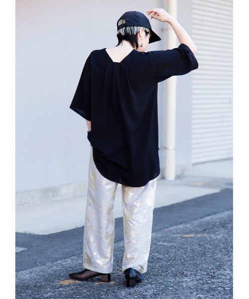 OSMOSIS(オズモーシス)の「【WEB限定アイテム】バックタックブラウス(シャツ/ブラウス・レディース・アイボリー/ブラック・ONE SIZE)」の16枚目の写真