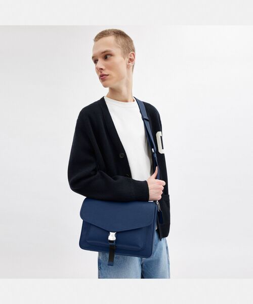 COACH（コーチ）の「チャーター メッセンジャー クロスボディ バッグ