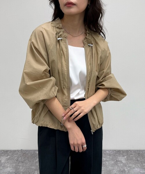 fredy emue(フレディエミュ)の「シアーフリルカラーZIPブルゾン(ブルゾン・レディース・オフホワイト/ブラック/ベージュ・38)」の3枚目の写真