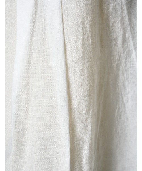 RUMCHE(ラムシェ)の「Half Moon Ruffle Blouse / ハーフムーンラッフルブラウス(シャツ/ブラウス・レディース・ホワイト/ブラック・FREE)」の12枚目の写真