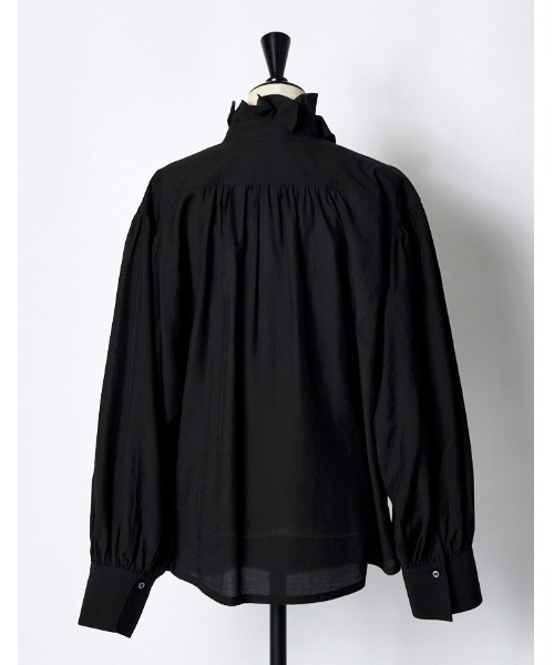 RUMCHE(ラムシェ)の「Half Moon Ruffle Blouse / ハーフムーンラッフルブラウス(シャツ/ブラウス・レディース・ホワイト/ブラック・FREE)」の15枚目の写真