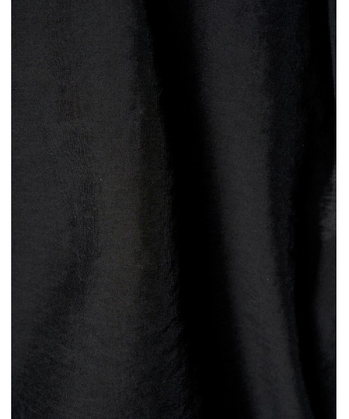 RUMCHE(ラムシェ)の「Half Moon Ruffle Blouse / ハーフムーンラッフルブラウス(シャツ/ブラウス・レディース・ホワイト/ブラック・FREE)」の19枚目の写真