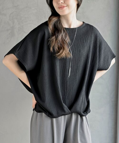 rps（アールピーエス）の「シャーリングドビー裾タックドルマンプルオーバー（その他トップス・レディース・チャコールグレー/ブラック/アイボリー・フリー）」の2枚目の写真