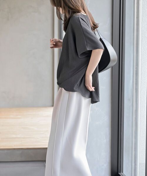 rps（アールピーエス）の「シャーリングドビー裾タックドルマンプルオーバー（その他トップス・レディース・チャコールグレー/ブラック/アイボリー・フリー）」の5枚目の写真