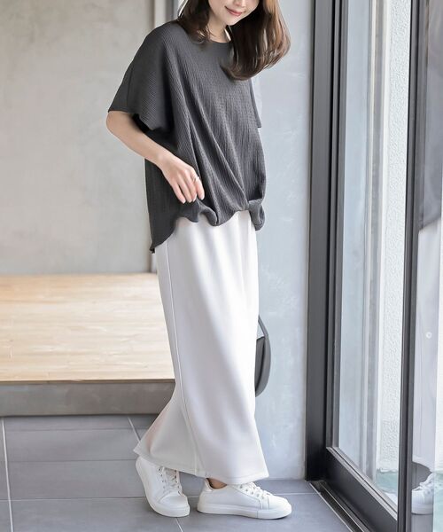 rps（アールピーエス）の「シャーリングドビー裾タックドルマンプルオーバー（その他トップス・レディース・チャコールグレー/ブラック/アイボリー・フリー）」の7枚目の写真