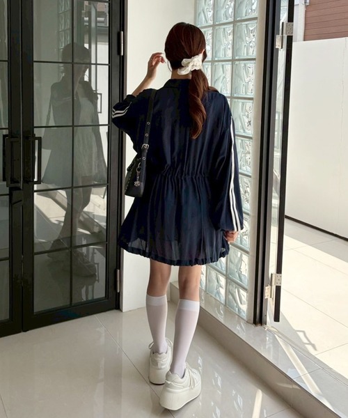 one after another NICE CLAUP（ワンアフターアナザーナイスクラップ）の「シアーリボンマウンテンパーカー（マウンテンパーカー・レディース・オフホワイト/ネイビー・FREE）」の5枚目の写真