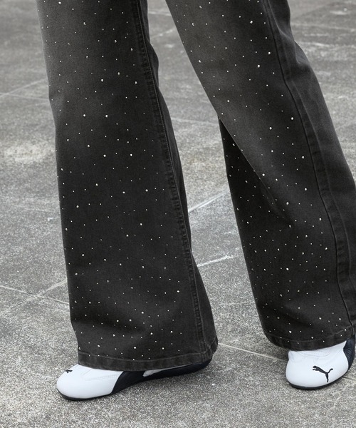 MONO-MART（モノマート）の「ラインストーンヴィンテージライクフレアデニムパンツ（デニムパンツ・レディース・サックスブルー/ブラック/ライトインディゴブルー/グレー・S/M/L）」の13枚目の写真