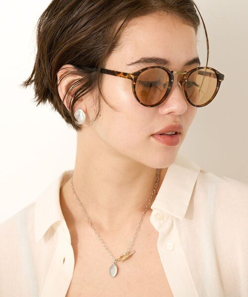 AMERICAN HOLIC（アメリカンホリック）の「コンビボストングラス（調光・偏光レンズ）（サングラス・レディース・ベージュ/ブラック・FREE）」の10枚目の写真