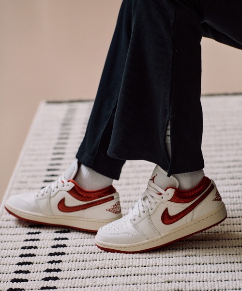 セール】エア ジョーダン 1 LOW SE ウィメンズシューズ / Air Jordan 1
