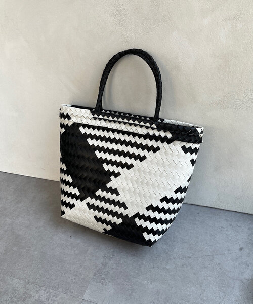 DouDou(ドゥドゥ)の「マルシェバッグ(ショルダーバッグ・レディース・ブラウン/ブラック・FREE)」の4枚目の写真