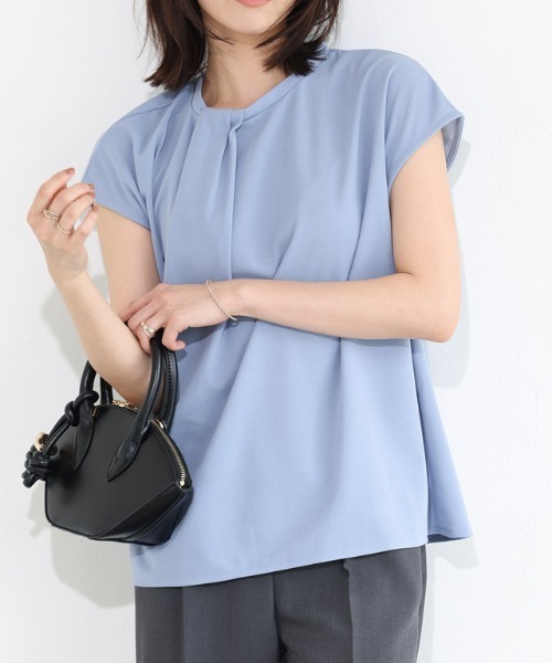 Pierrot(ピエロ)の「【接触冷感/UV/ウォッシャブル】タイ風フレンチスリーブTブラウス(シャツ/ブラウス・レディース・ブラック/グレー/オフホワイト/ブルー/ネイビー・M/L)」の5枚目の写真