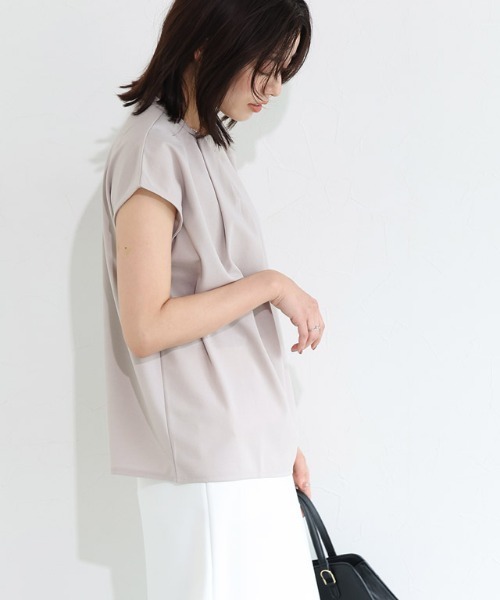 Pierrot(ピエロ)の「【接触冷感/UV/ウォッシャブル】タイ風フレンチスリーブTブラウス(シャツ/ブラウス・レディース・ブラック/グレー/オフホワイト/ブルー/ネイビー・M/L)」の16枚目の写真