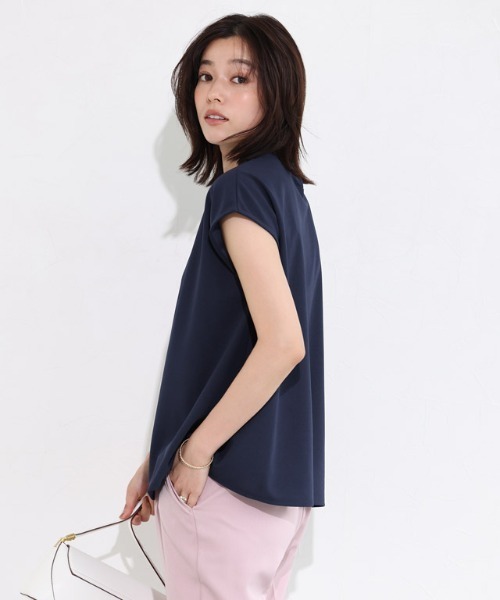 Pierrot(ピエロ)の「【接触冷感/UV/ウォッシャブル】タイ風フレンチスリーブTブラウス(シャツ/ブラウス・レディース・ブラック/グレー/オフホワイト/ブルー/ネイビー・M/L)」の20枚目の写真