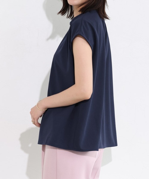 Pierrot(ピエロ)の「【接触冷感/UV/ウォッシャブル】タイ風フレンチスリーブTブラウス(シャツ/ブラウス・レディース・ブラック/グレー/オフホワイト/ブルー/ネイビー・M/L)」の7枚目の写真