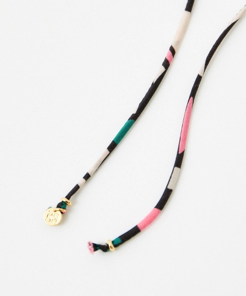 SALON adam et rope'（サロン アダム エ ロペ）の「リバティマルチコードネックレス / コードベルト（ネックレス・レディース・ブラック/ブルー系その他4/グリーン・FREE）」の9枚目の写真