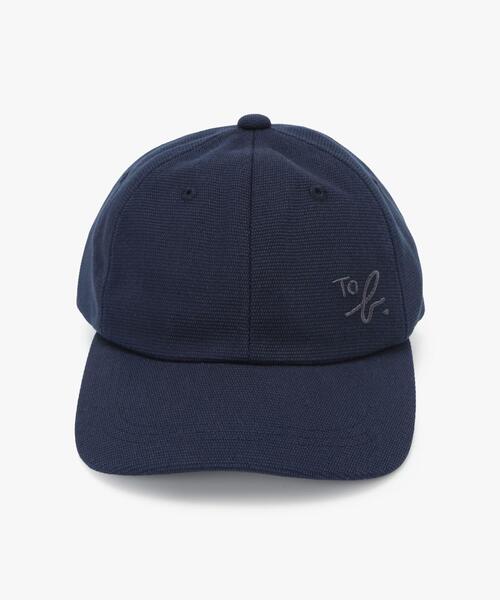 To b. by agnes b.（トゥービーバイアニエスベー）の「”To b.”ロゴ刺繍 キャップ（キャップ・レディース・ネイビー・FREE）」の2枚目の写真