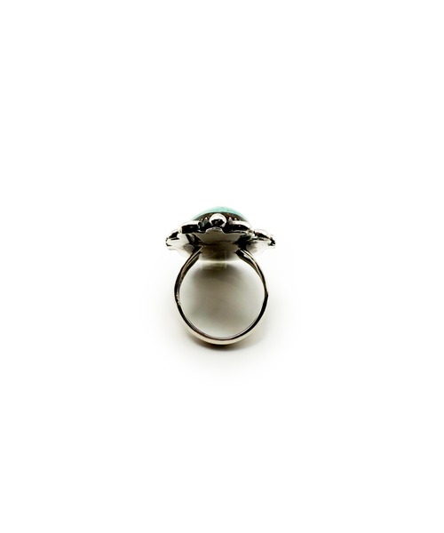 Indian Jewelry（インディアンジュエリー）の「THEATER シアター ティアドロップデザインターコイズシルバーリング Made in USA（リング・レディース・シルバー・#9）」の5枚目の写真