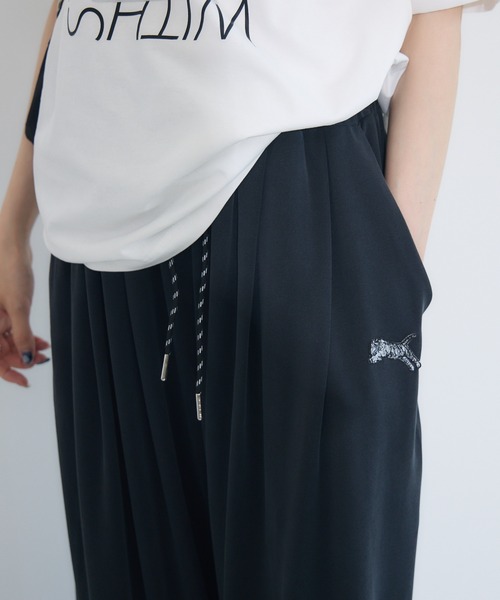 Paradise Picnic(パラダイスピクニック)の「TRANOI. TORAロゴタックスウェットパンツ(スウェットパンツ・レディース・チャコールグレー/ブラック/ブルー・FREE)」の13枚目の写真