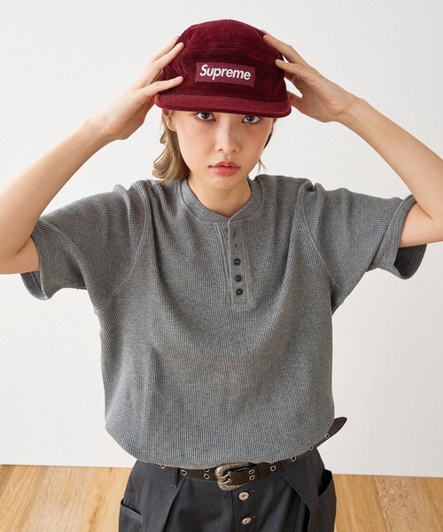 WISH FOR EVER(ウィッシュフォーエバー)の「DRAW CODE 5 BUTTON HENRY NECK THERMAL T-SHIRT / ドローコード5ボタンヘンリーネックサーマルTシャツ(Tシャツ/カットソー・メンズ・グレー/ワインレッド/ブラック/ネイビー・SMALL/MEDIUM/LARGE)」の3枚目の写真