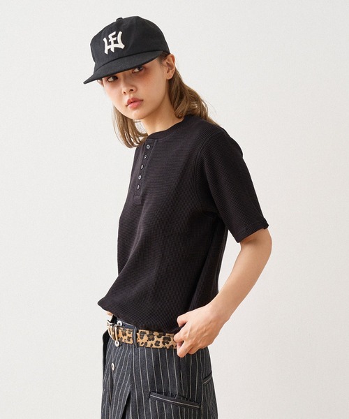WISH FOR EVER(ウィッシュフォーエバー)の「DRAW CODE 5 BUTTON HENRY NECK THERMAL T-SHIRT / ドローコード5ボタンヘンリーネックサーマルTシャツ(Tシャツ/カットソー・メンズ・グレー/ワインレッド/ブラック/ネイビー・SMALL/MEDIUM/LARGE)」の13枚目の写真