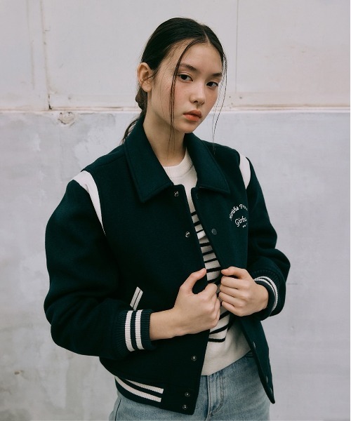 MARITHE + FRANCOIS GIRBAUD(マリテフランソワジルボー)の「CHAIN LOGO VARSITY JACKET(スタジャン・レディース・ダークネイビー/ダークグリーン・SMALL/MEDIUM/LARGE)」の3枚目の写真