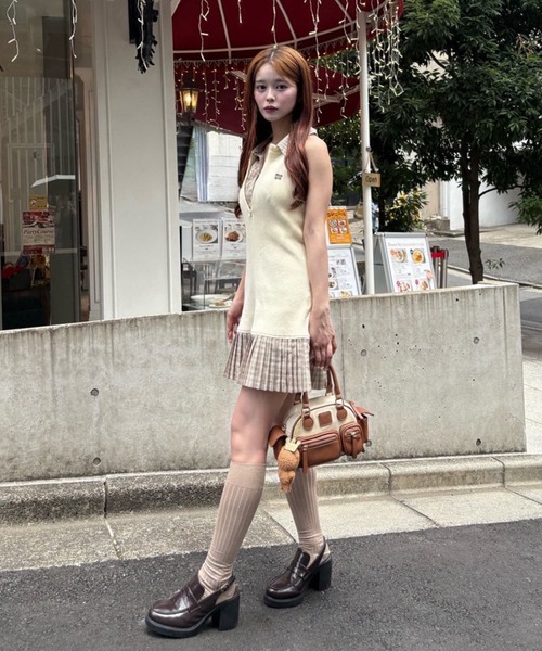 one after another NICE CLAUP（ワンアフターアナザーナイスクラップ）の「【Nono企画】ドッキングプリーツノースリワンピース（ワンピース・レディース・ネイビー/ブラック/アイボリー・SMALL/MEDIUM）」の12枚目の写真