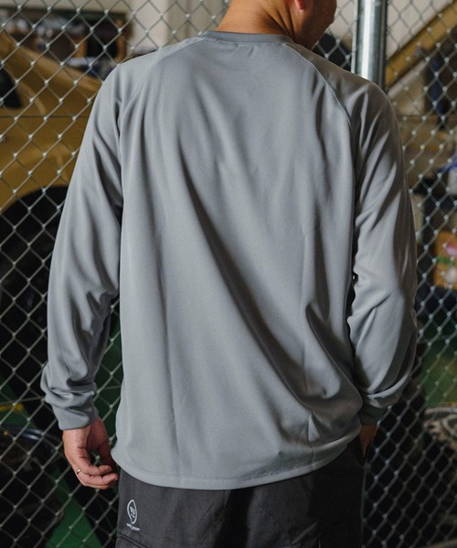 GORDON MILLER(ゴードンミラー)の「GORDON MILLER WORKS_UTILITY ドライ L/S Tシャツ(Tシャツ/カットソー・メンズ・モスグリーン/グレイッシュベージュ・1/2/0)」の4枚目の写真