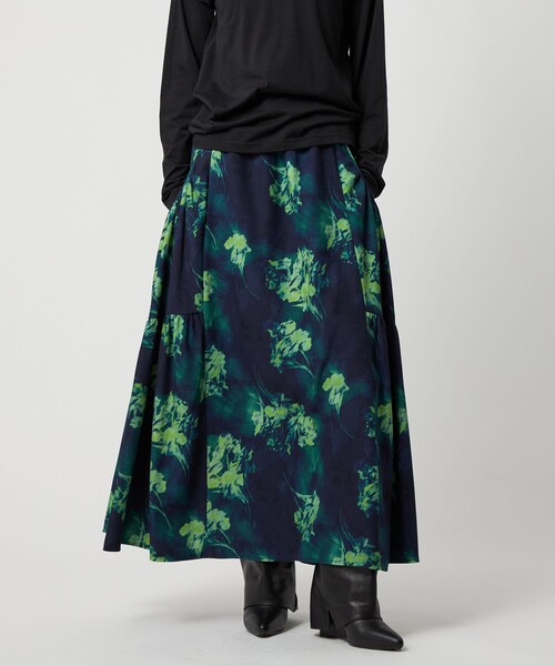 EMMEL REFINES（エメルリファインズ）の「＜EMMEL REFINES＞EM ティアード ポケットギャザー プリントスカート（スカート・レディース・パープル/ライム・XS/M/S）」の2枚目の写真