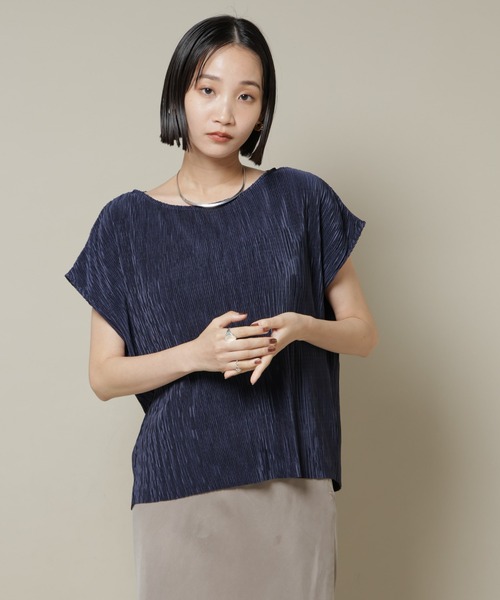 NANO universe(ナノユニバース)の「ランダムプリーツカットフレンチスリーブトップス(セットアップ可)(Tシャツ/カットソー・レディース・ブラック/ベージュ/ネイビー・FREE)」の3枚目の写真
