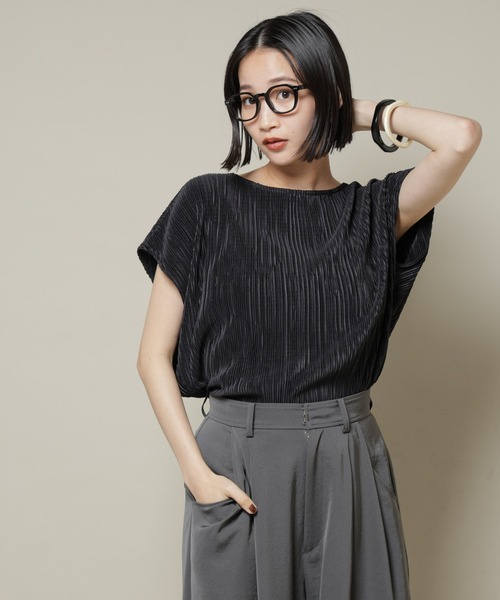 セール】ランダムプリーツカットフレンチスリーブトップス