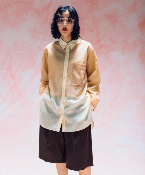LEPSIM（レプシィム）の「チュール重ねシャツチュニック　571315（シャツ/ブラウス・レディース・ブルー/チャコールグレー/イエロー/ブラウン/ピンク・FREE）」の4枚目の写真