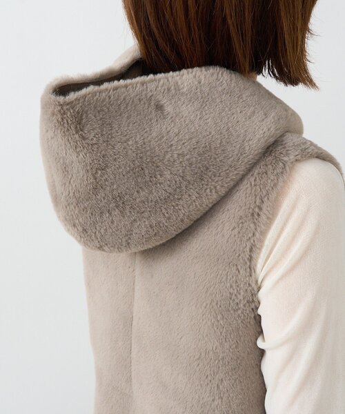 セール】【シーズンムード高まる】エコファーフードジレ（その他