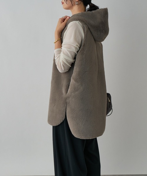 RIVE DROITE(リヴドロワ)の「【シーズンムード高まる】エコファーフードジレ(その他アウター・レディース・グレー系その他/モカ・FREE)」の9枚目の写真