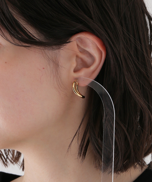 IENA（イエナ）の「BAR Jewellery/バージュエリー CHUNKY OUTLINE PIERCE ピアス(両耳)（ピアス（両耳用）・レディース・ゴールド・FREE）」の10枚目の写真