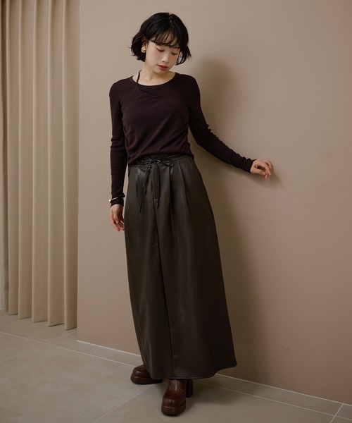 LAULEN(ローレン)の「asymmetry docking knit /アシンメトリーレイヤードデザインニットトップス(ニット/セーター・レディース・ブラック/チャコールグレー/ブラウン/アイボリー・FREE)」の6枚目の写真