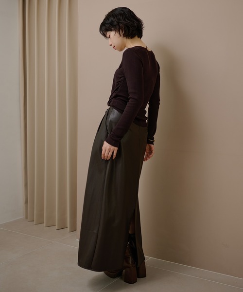 LAULEN(ローレン)の「asymmetry docking knit /アシンメトリーレイヤードデザインニットトップス(ニット/セーター・レディース・ブラック/チャコールグレー/ブラウン/アイボリー・FREE)」の7枚目の写真