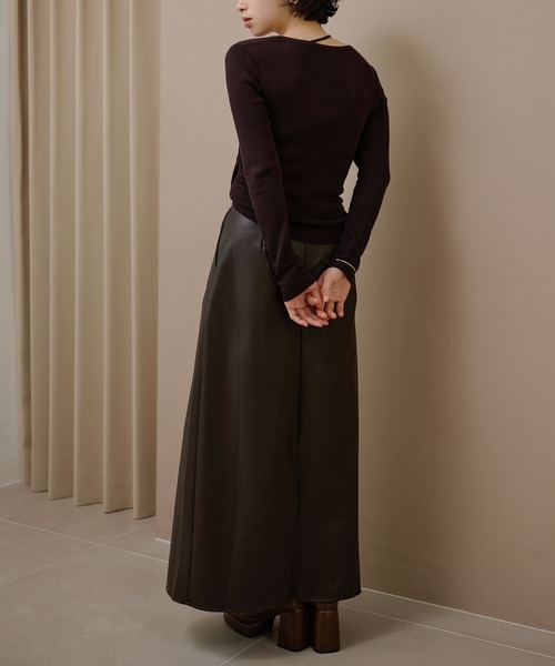 LAULEN(ローレン)の「asymmetry docking knit /アシンメトリーレイヤードデザインニットトップス(ニット/セーター・レディース・ブラック/チャコールグレー/ブラウン/アイボリー・FREE)」の8枚目の写真