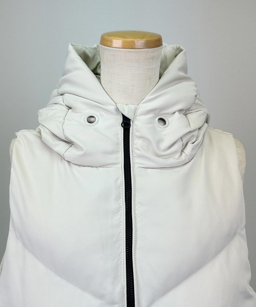 PICCIN（ピッチン）の「フードダウンベスト（ダウンベスト・レディース・オフホワイト/ブラック・M）」の21枚目の写真