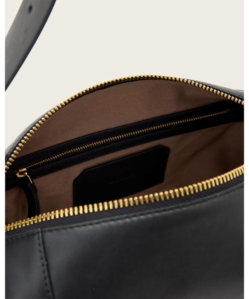 ALLSAINTS（オールセインツ）の「VEGA LEATHER SHOULDER BAG | VEGA レザー ショルダー バッグ（ショルダーバッグ・レディース・ブラック・ONE SIZE）」の3枚目の写真
