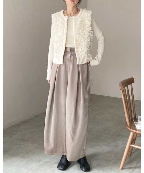 She's Closet(シーズクローゼット)の「ショート丈ループ編みフリンジニットベスト(ベスト・レディース・ブラウン/チャコールグレー/アイボリー/ブラック・FREE)」の11枚目の写真