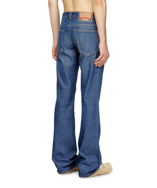 DIESEL（ディーゼル）の「メンズ デニムパンツ BOOTCUT 1998 D-BUCK L.30（デニムパンツ・メンズ・インディゴブルー・32inch/34inch/30inch/28inch/26inch）」の2枚目の写真