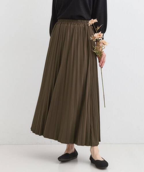 DRESKIP(ドレスキップ)の「【着丈選べる】きれいめにもカジュアルにも レザー調プリーツスカート(スカート・レディース・ブラック/ナチュラル/ブラウン系その他・00/11)」の2枚目の写真