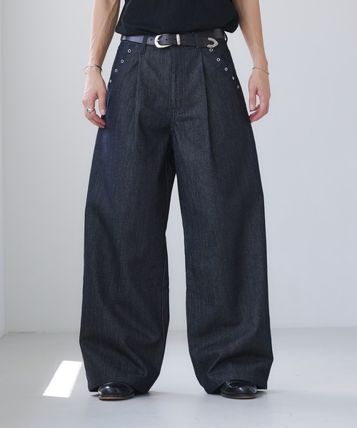 Adoon plain（アドーンプレーン）の「Eyelet One-Tuck Rigid Wide Denim Pants / ハトメ1タックリジットワイドデニム（デニムパンツ・メンズ・ブラック/インディゴブルー・LARGE/SMALL/MEDIUM）」の2枚目の写真