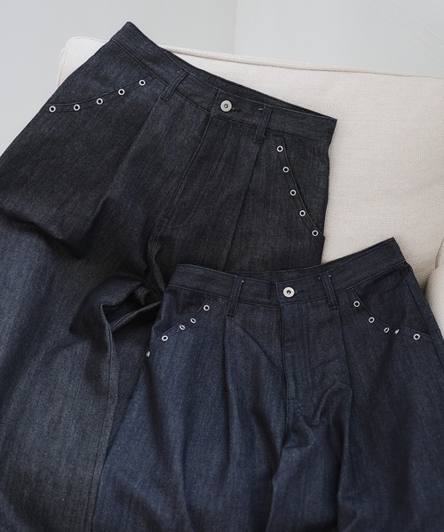 Adoon plain（アドーンプレーン）の「Eyelet One-Tuck Rigid Wide Denim Pants / ハトメ1タックリジットワイドデニム（デニムパンツ・メンズ・ブラック/インディゴブルー・LARGE/SMALL/MEDIUM）」の10枚目の写真