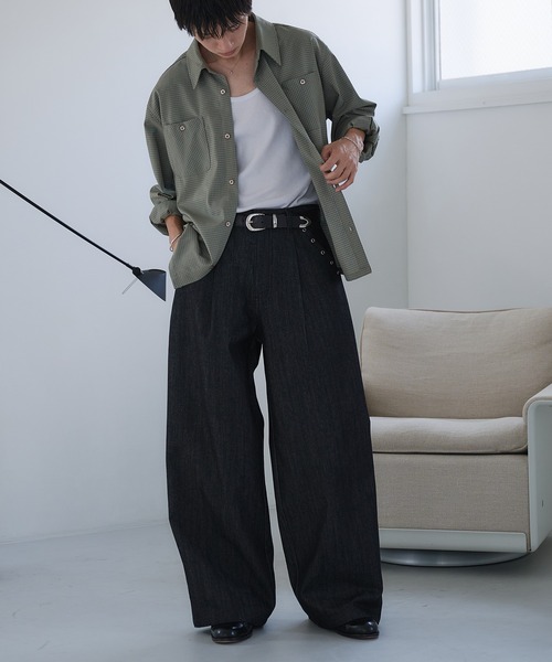 Adoon plain（アドーンプレーン）の「Eyelet One-Tuck Rigid Wide Denim Pants / ハトメ1タックリジットワイドデニム（デニムパンツ・メンズ・ブラック/インディゴブルー・LARGE/SMALL/MEDIUM）」の6枚目の写真