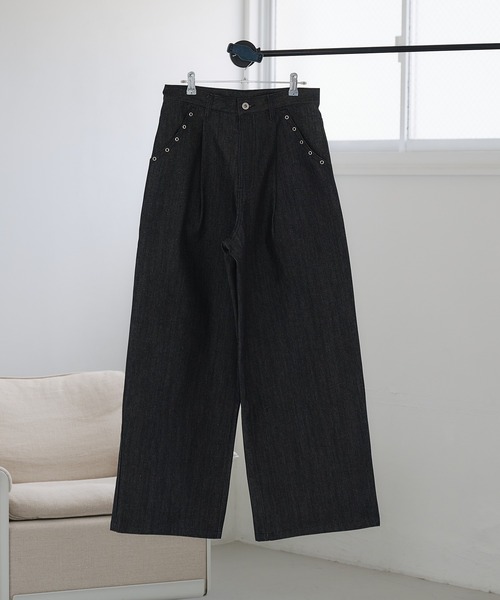 Adoon plain（アドーンプレーン）の「Eyelet One-Tuck Rigid Wide Denim Pants / ハトメ1タックリジットワイドデニム（デニムパンツ・メンズ・ブラック/インディゴブルー・LARGE/SMALL/MEDIUM）」の3枚目の写真