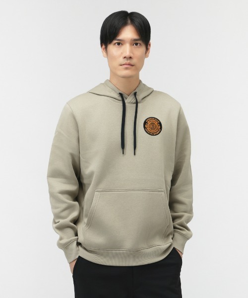 UNDER ARMOUR（アンダーアーマー）の「【別注】アンダーアーマー  UAライバルフリース プルオーバー フーディー 限定コラボ（スウェット・メンズ・サンドグレー/ブルーグレー・S/M/LL/3L/L）」の2枚目の写真