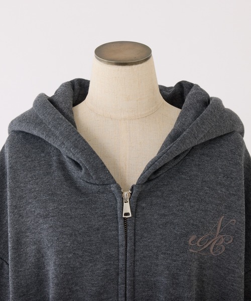 one after another NICE CLAUP(ワンアフターアナザーナイスクラップ)の「ウエスト絞りビッグパーカー(パーカー・レディース・チャコールグレー/アイボリー/ライトグレー/ブラウン・FREE)」の7枚目の写真