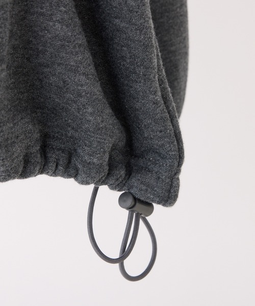 one after another NICE CLAUP(ワンアフターアナザーナイスクラップ)の「ウエスト絞りビッグパーカー(パーカー・レディース・チャコールグレー/アイボリー/ライトグレー/ブラウン・FREE)」の11枚目の写真